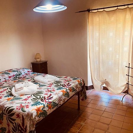 Agriturismo La Concia Giuncarico Kültér fotó